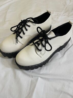BAMBOO White Lace-Up Platform Boots with Black Trim